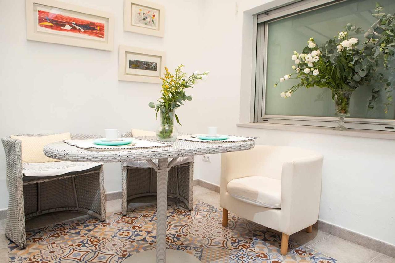 Charming Apartment With Pool And Garage Севілья Екстер'єр фото